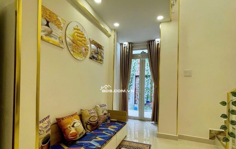 Biệt Thự Mini Siêu Đẹp CMT8 Ngay Bảy Hiền P.5 Tân Bình 30m2 2 Tầng 3PN. Chỉ 4.1 tỷ.